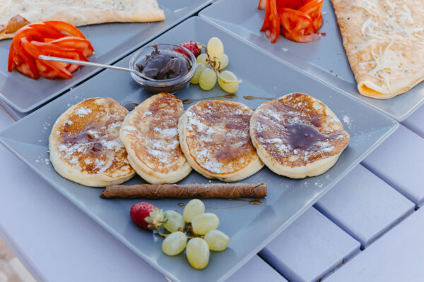 villa athina naxos room breakfast-01